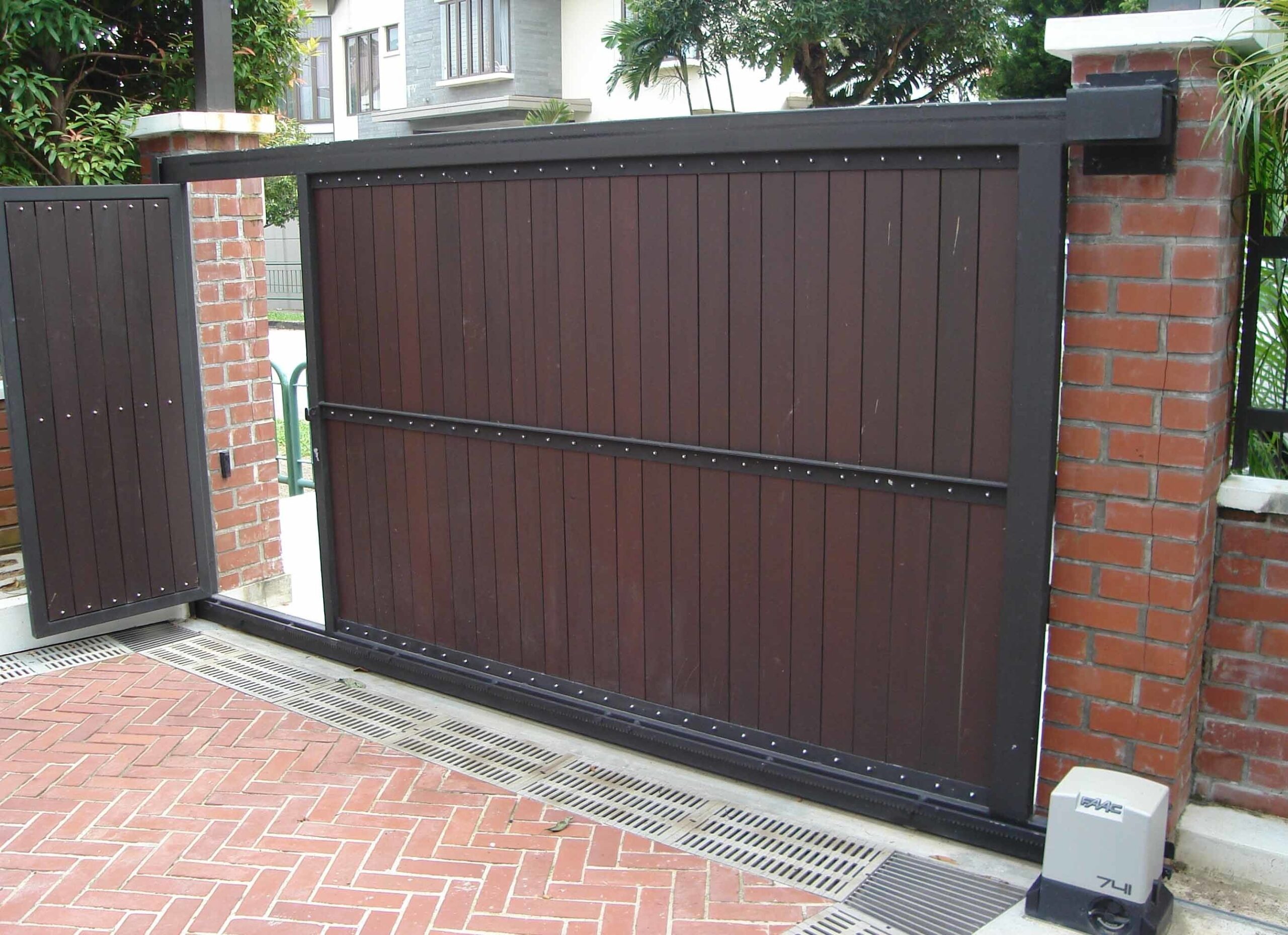 Steel-Wood gates Sliding and Pedestrian Access